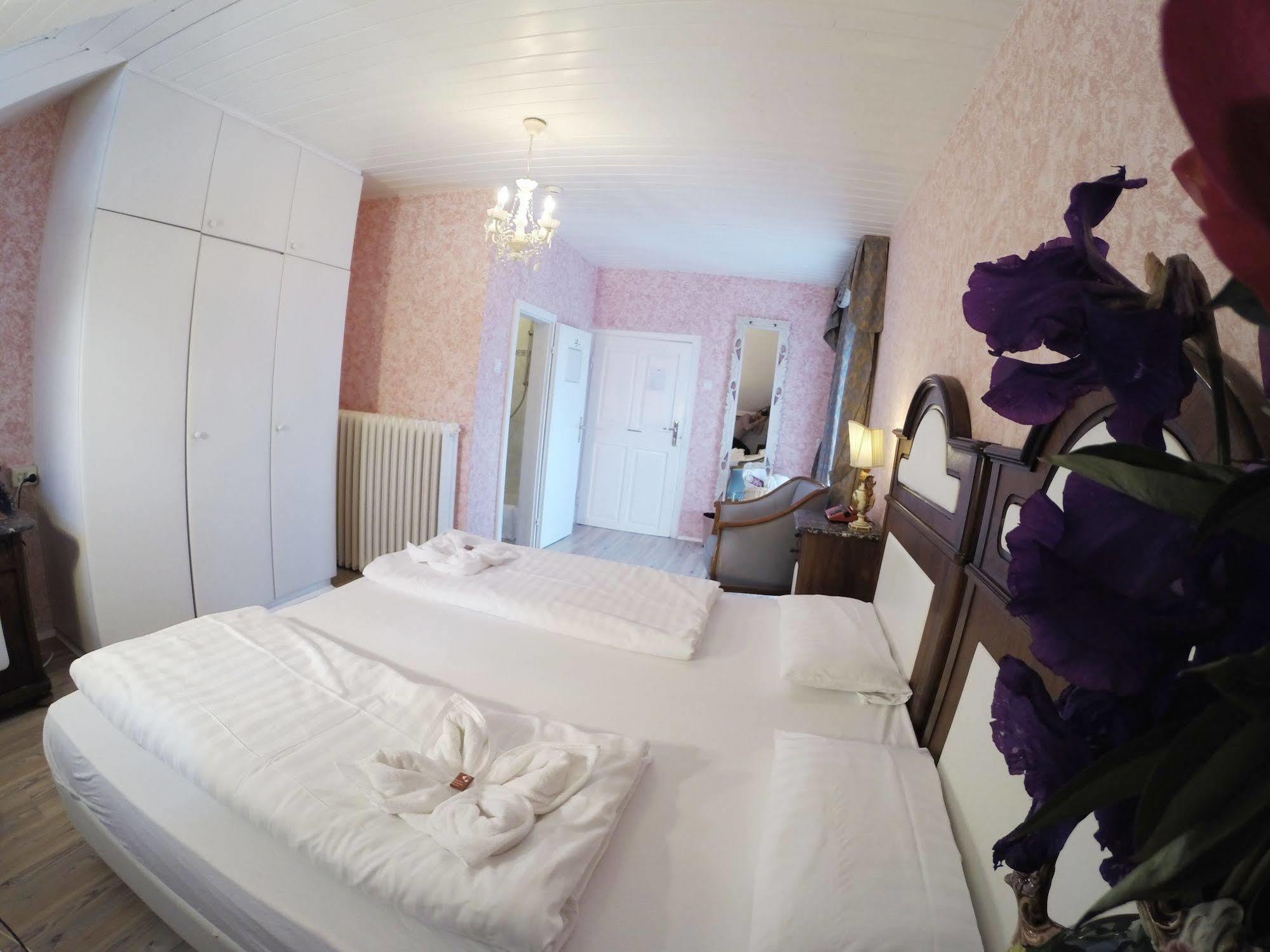 Hotel Post Victoria 3*